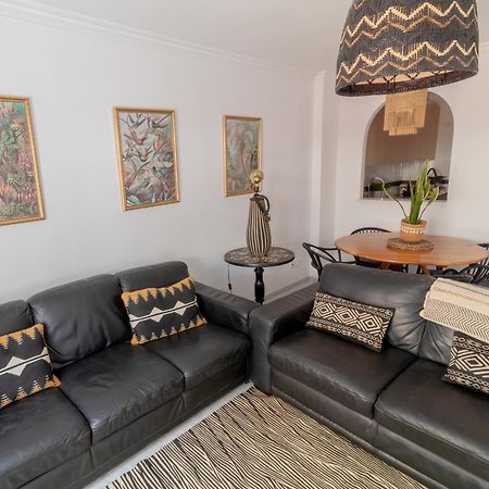 Las Flores Apartments เนร์คา ภายนอก รูปภาพ