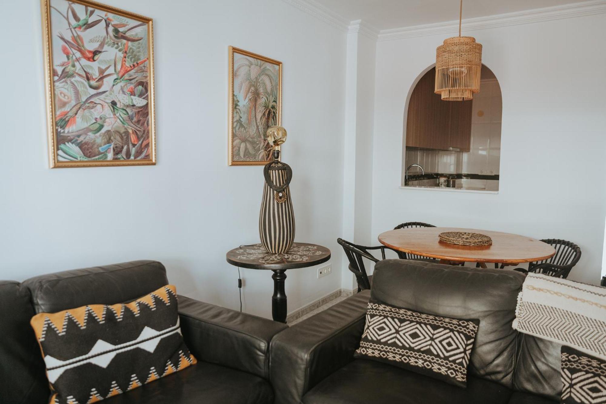 Las Flores Apartments เนร์คา ภายนอก รูปภาพ