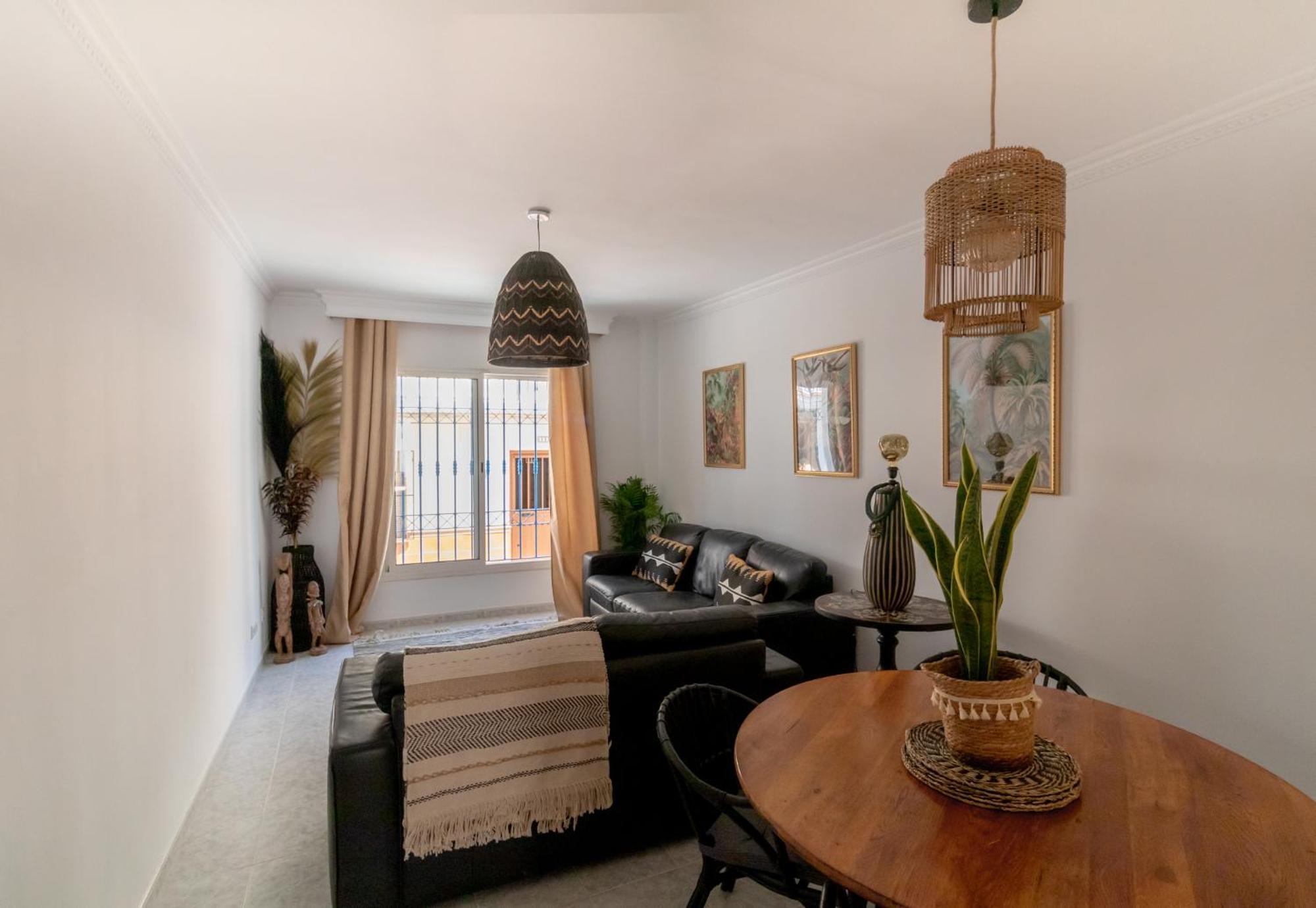 Las Flores Apartments เนร์คา ภายนอก รูปภาพ